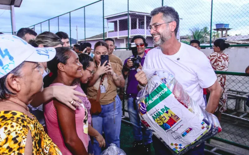 ‘Auxílio que faz a diferença’, destaca governador Clécio Luís na entrega de 1,3 mil kits do ‘Amapá sem Fome’ em Vitória do Jari