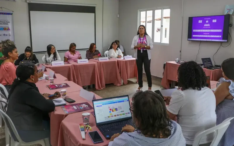 Governo do Amapá reforça ações de saúde e acolhimento para mulheres em diálogo com órgão de organização de políticas públicas