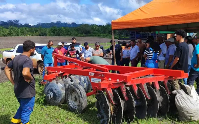 Governo do Amapá realiza evento sobre implantação de capineira para produtores de Pedra Branca do Amapari