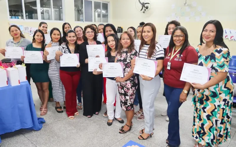 Mulheres do Macapaba encerram curso de capacitação em alongamento de unhas promovido pelo Governo do Amapá