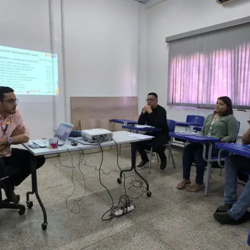 Governo do Amapá orienta gestores sobre fluxo escolar no final do ano letivo