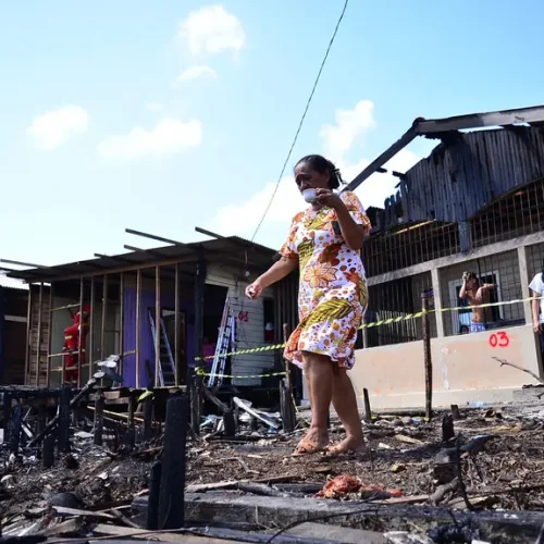 Governo do Amapá garante reconstrução de moradias e assistência total a famílias atingidas por incêndio