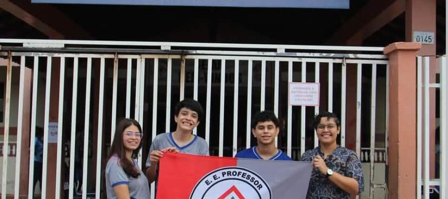 Estudantes do 8 ano da Escola Estadual José Firmo são classificados para etapa nacional do Desafio Liga Jovem 2025