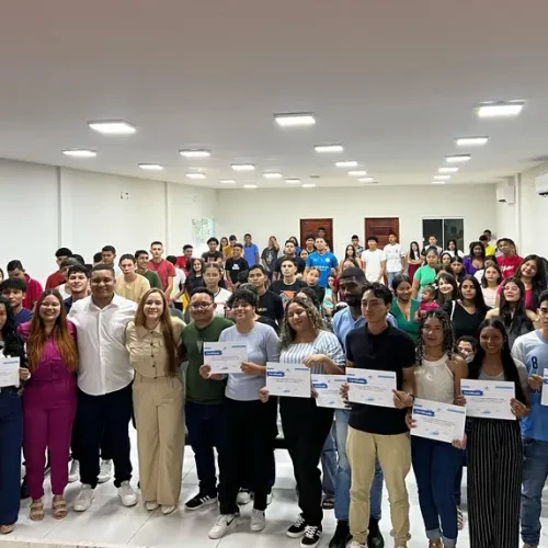 Governo do Amapá e Sebrae capacitam 103 jovens para mercado de trabalho, em Santana
